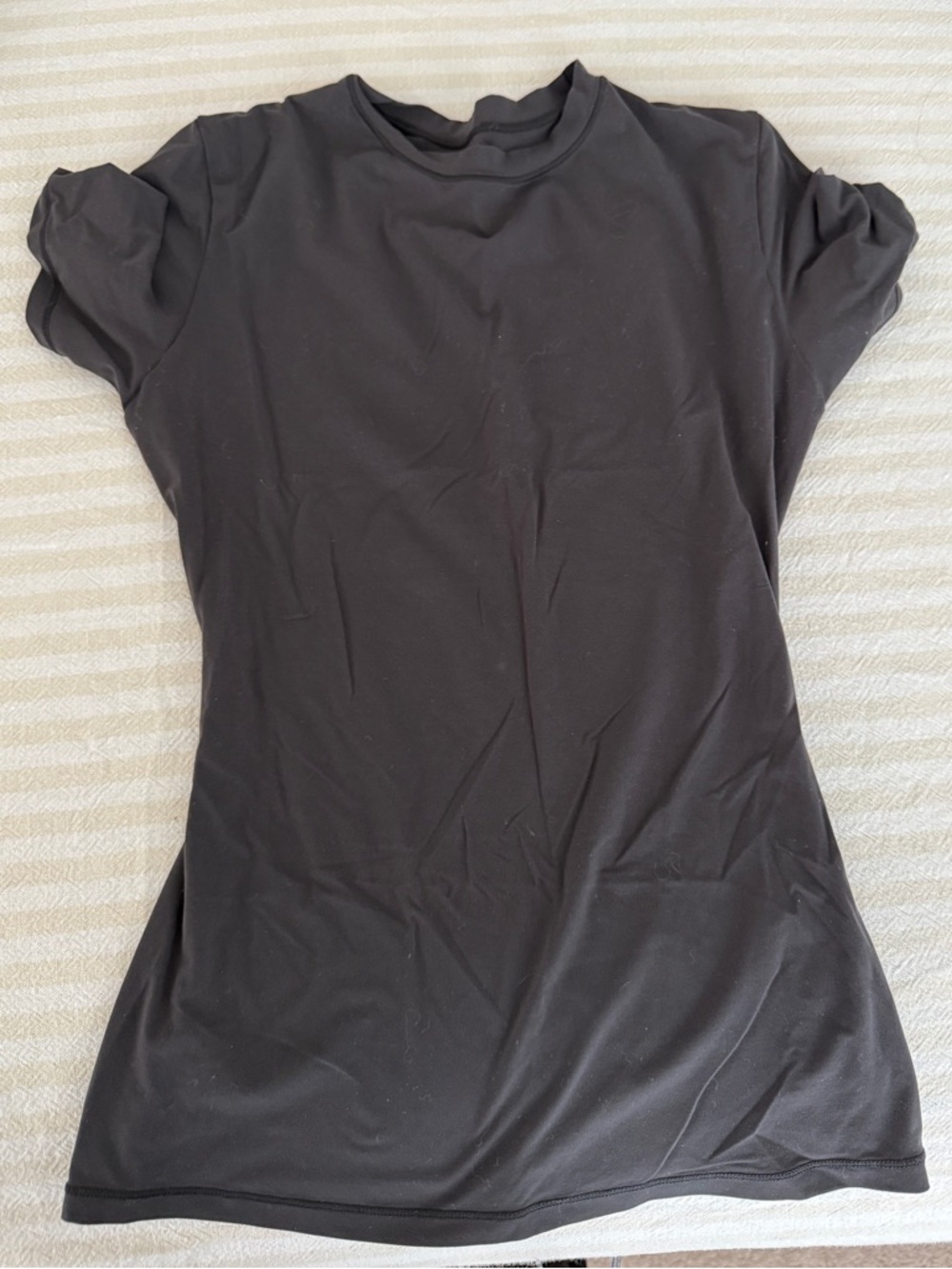 Skims Fits Everybody T-Shirt in Onyx - Picture 3 of 4